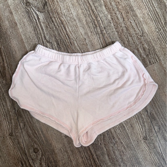 Brandy Melville Pants - Brandy Melville baby pink shorts